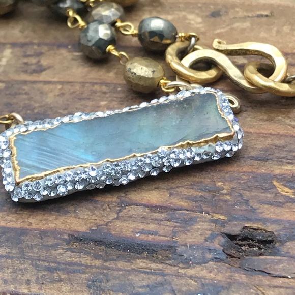 Matana Labradorite Pyrite rectangle pavé necklace - Picture 4 of 8